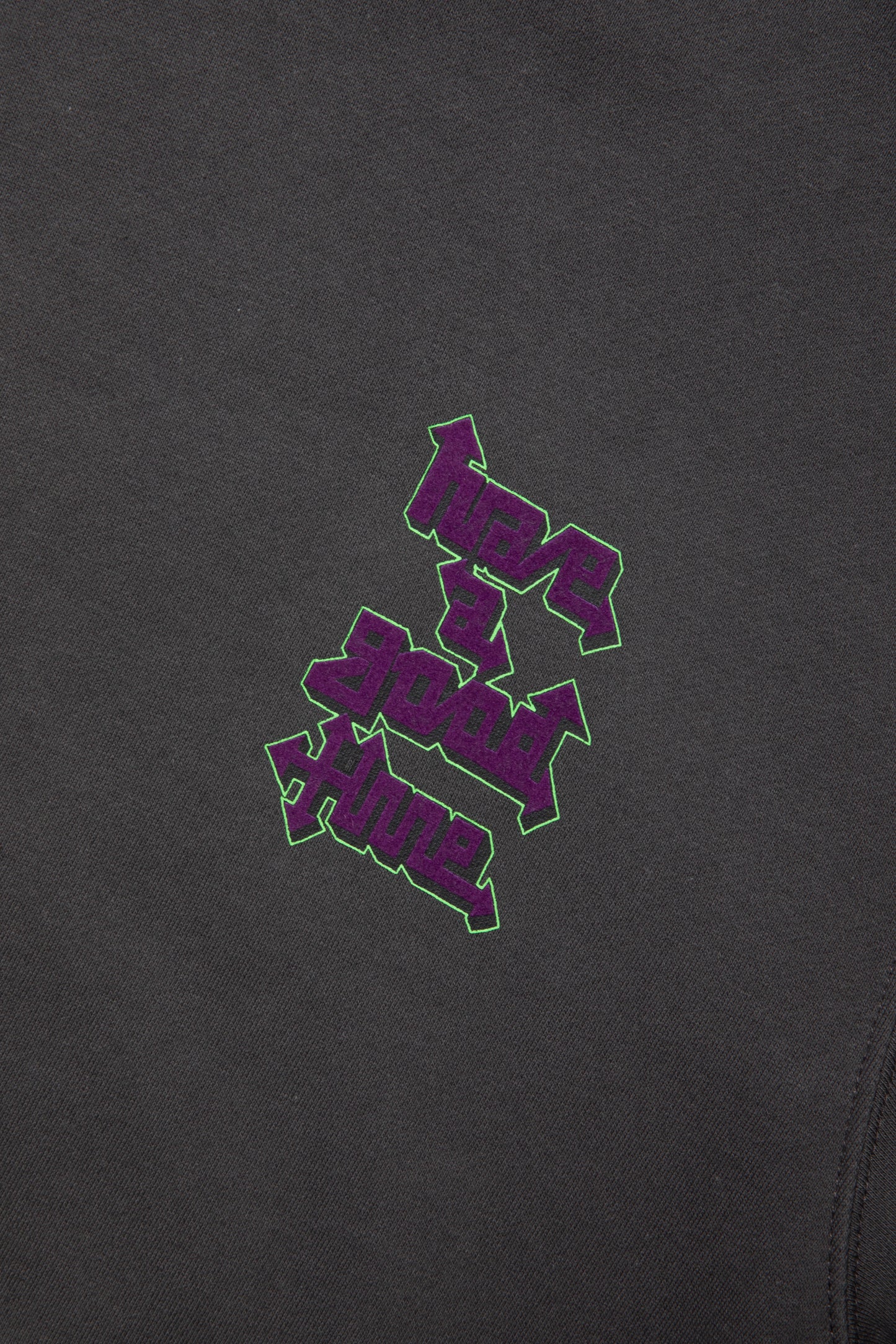 WILD GRAFFITI LOGO FLOCK PRINT PULLOVER HOODIE FL GRAYISH BROWN