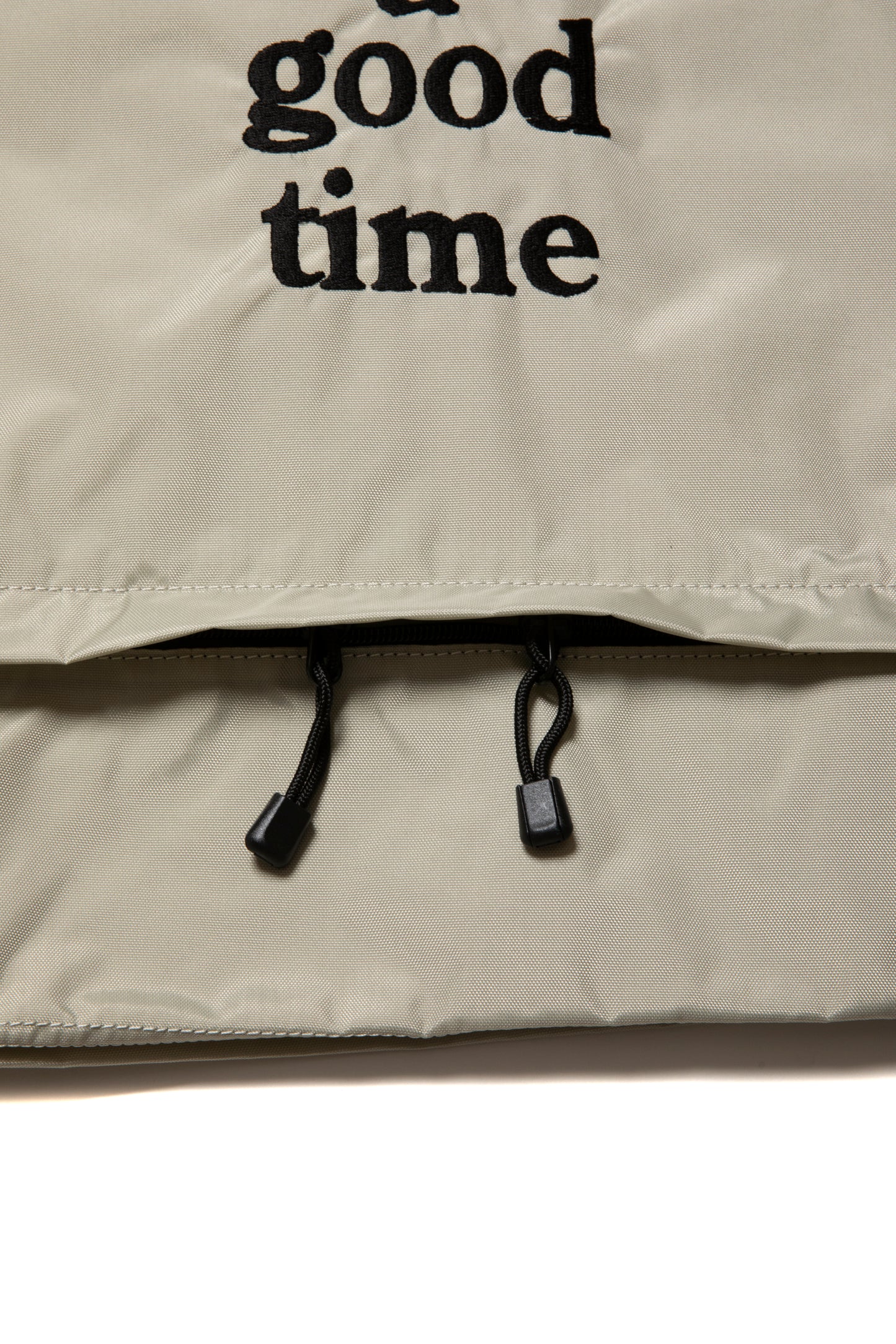 LOGO EMBROIDERY DRAWSTRING BAG KHAKI