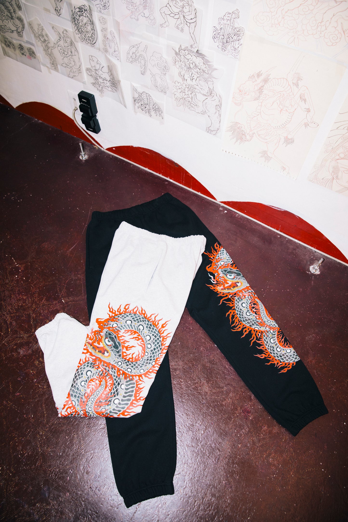 SNAKE SWEATPANTS BLACK